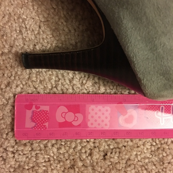 Cole Haan Nike Air Pumps - Picture 8 of 8